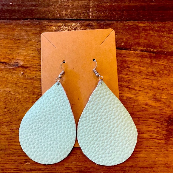 Light blue faux leather drop earrings - Picture 1 of 1